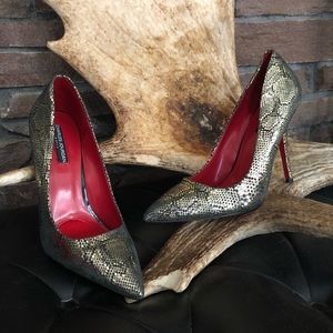 NIB Charles Jourdan metallic snakeskin heels